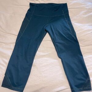 Old Navy Powersoft Cropped Legging